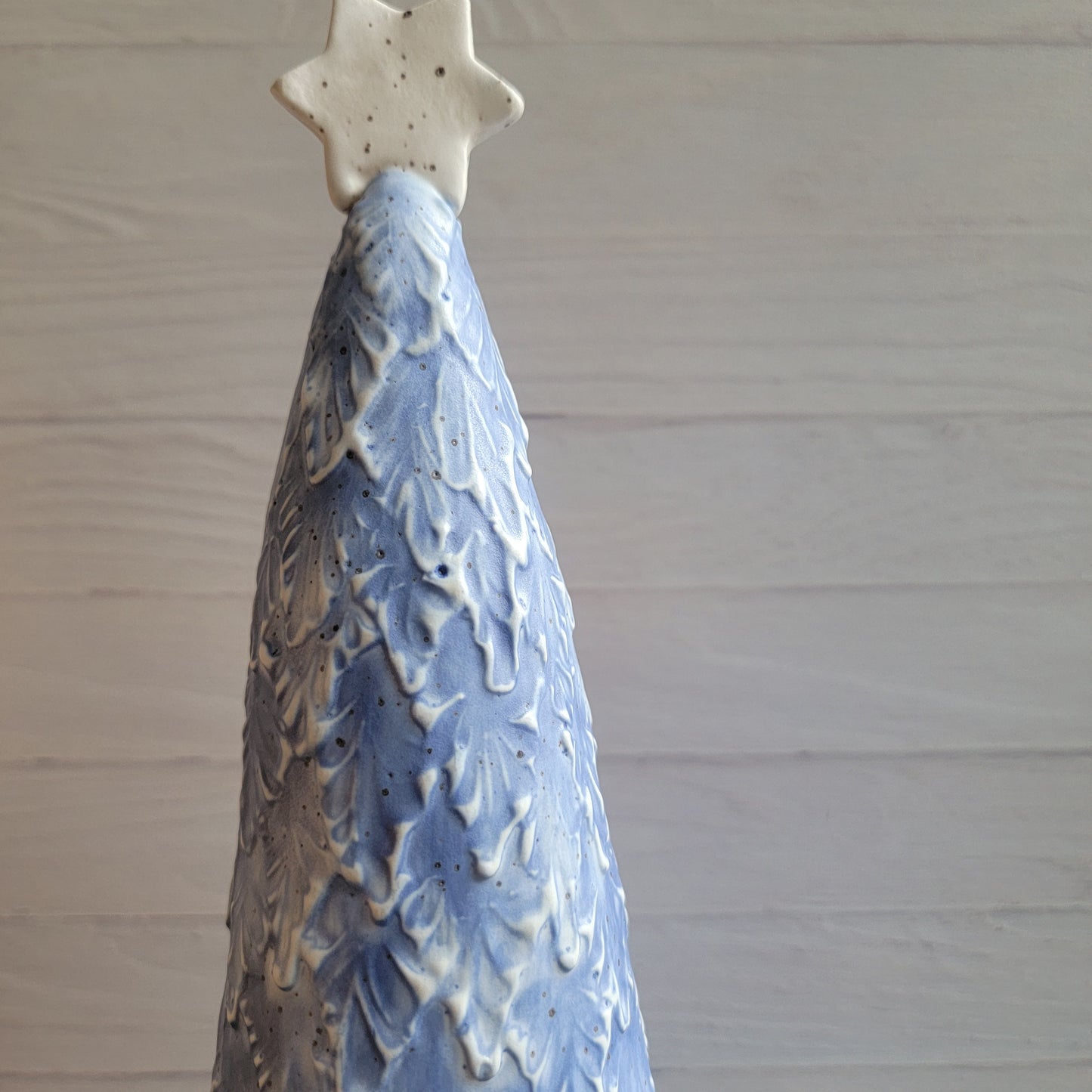 Tree w/ star - Blue and white